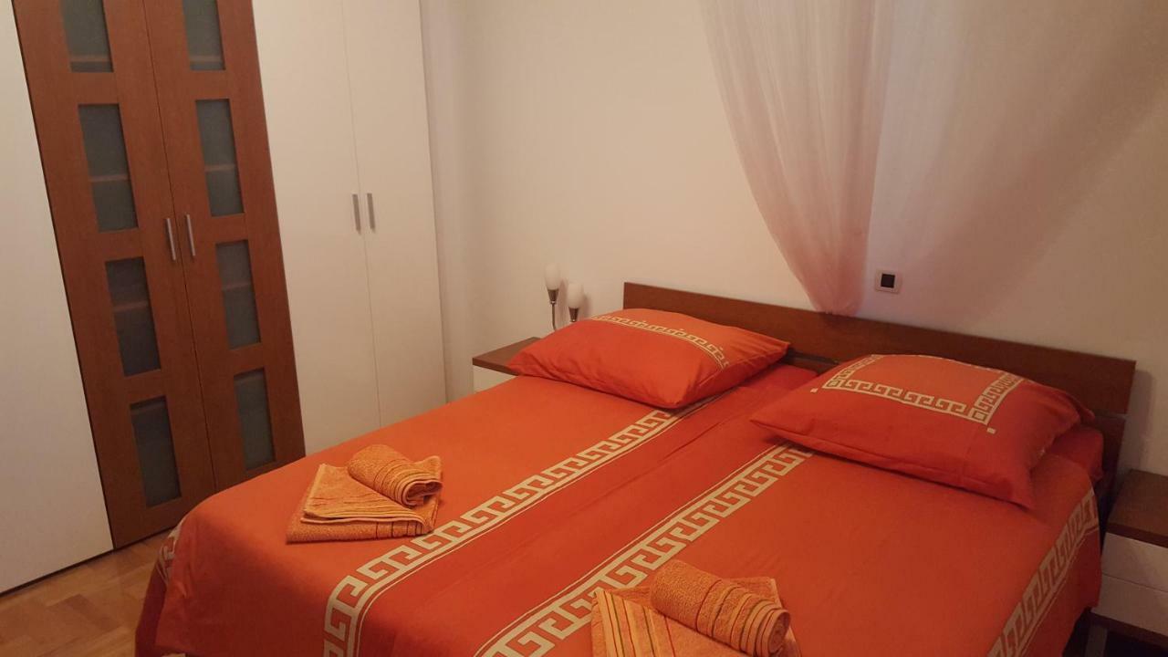 Ferienhaus Topic เวอร์ซาร์ ภายนอก รูปภาพ